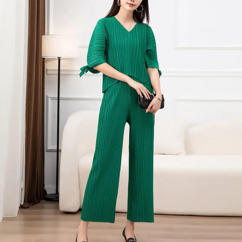 2022 Women's Fashion Suit Two-piece loose pleated V-neck top + wide leg straight pants