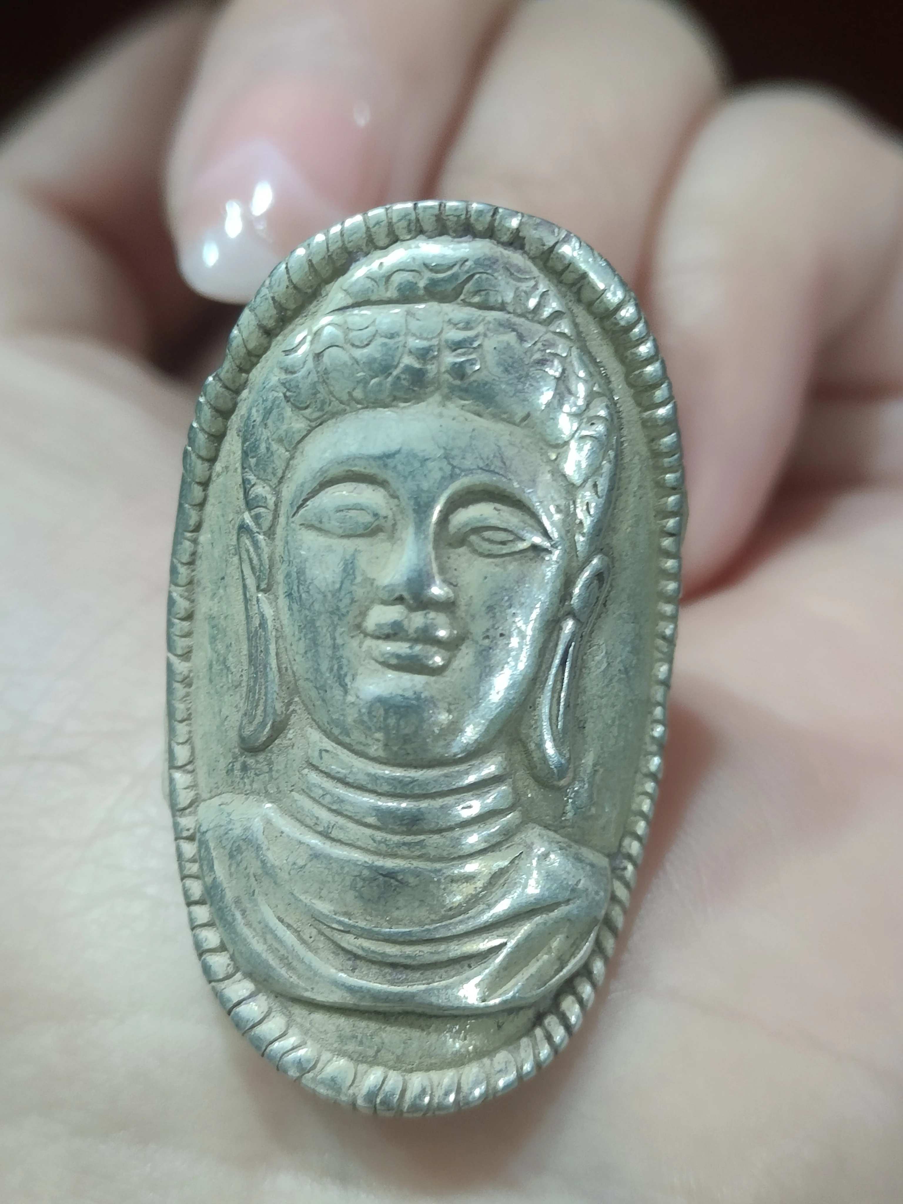 Китайская тибетская серебряная личность относится к подарку с национальным