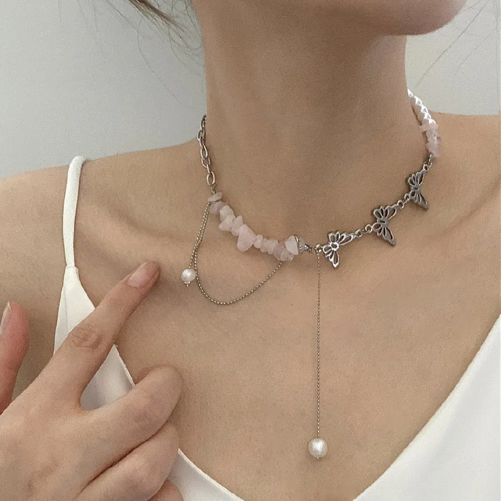 

Fashion Butterfly Chain Necklace Gravel Imitation Pearls Splicing Necklace for Women Charm Clavicle Chain Necklace Punk Jewelry