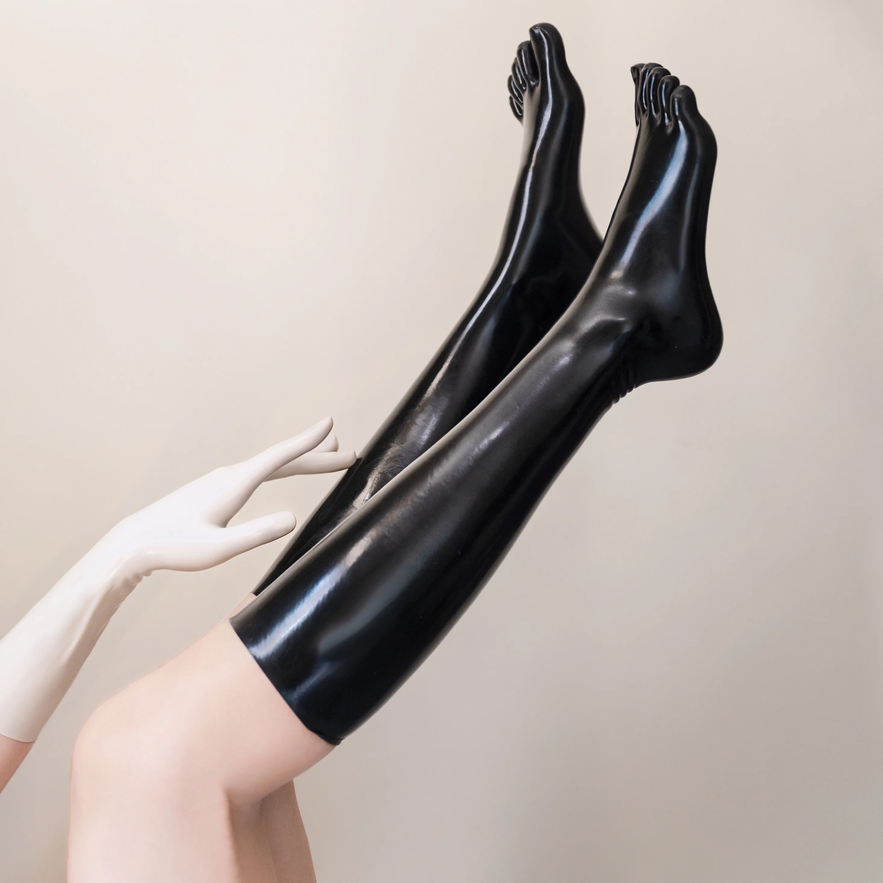 

Латексные резиновые 3D носки с 5 пальцами, фетиш, черные длинные гольфы средней длины, Клубная одежда для мужчин и женщин, мужской костюм кошки