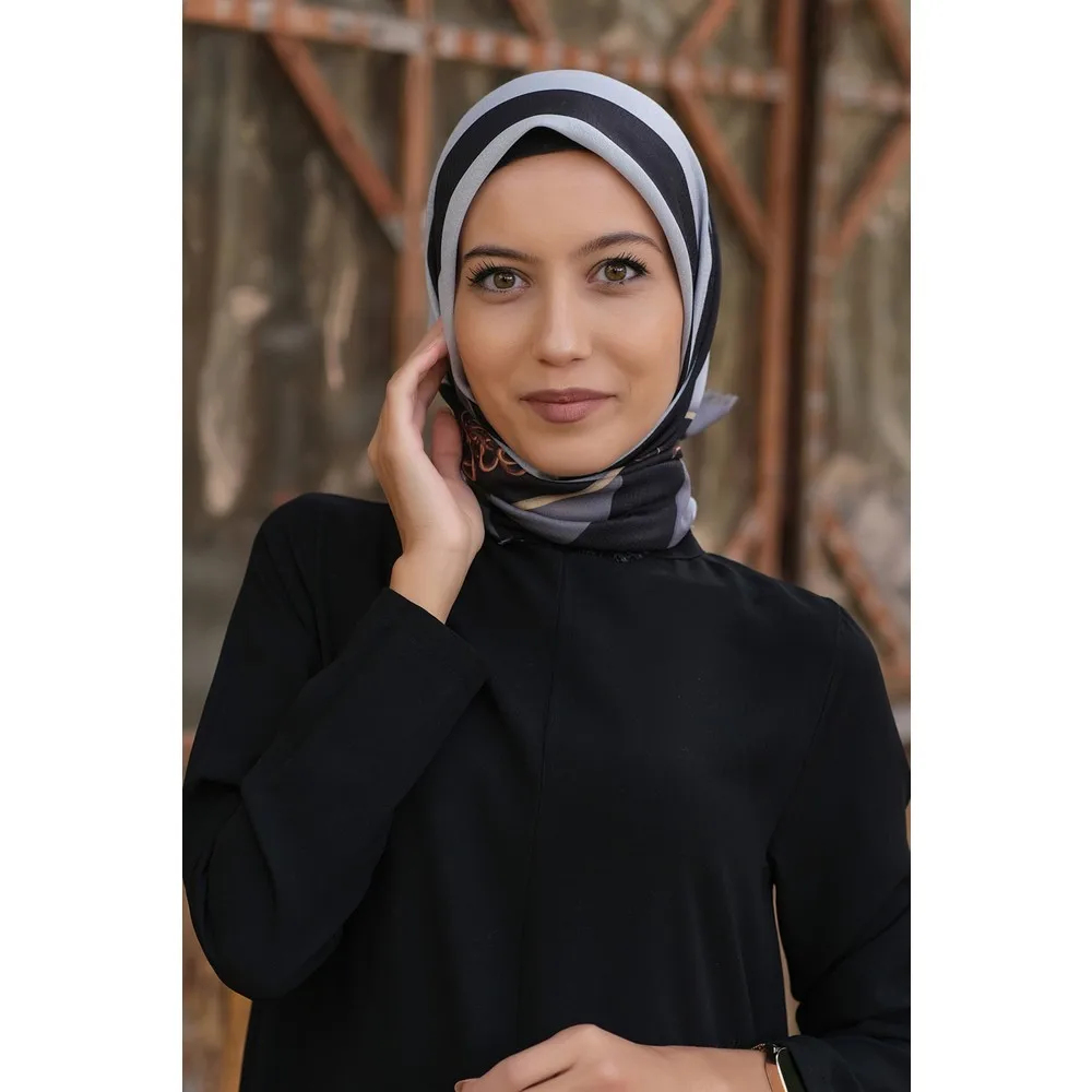 

Dorlie Patterned Cotton Scarf