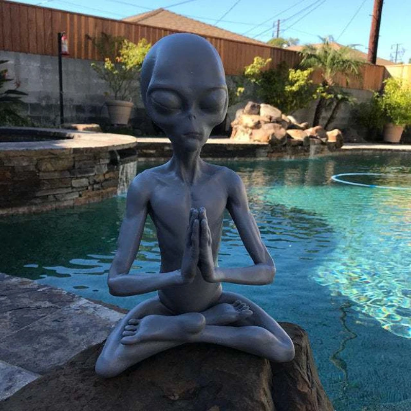 

Alien Simulation Model Toy Art Sculpture Meditating Space Alien Statue Miniatures Ornament Decor Gift Garden Figurine Wholesale