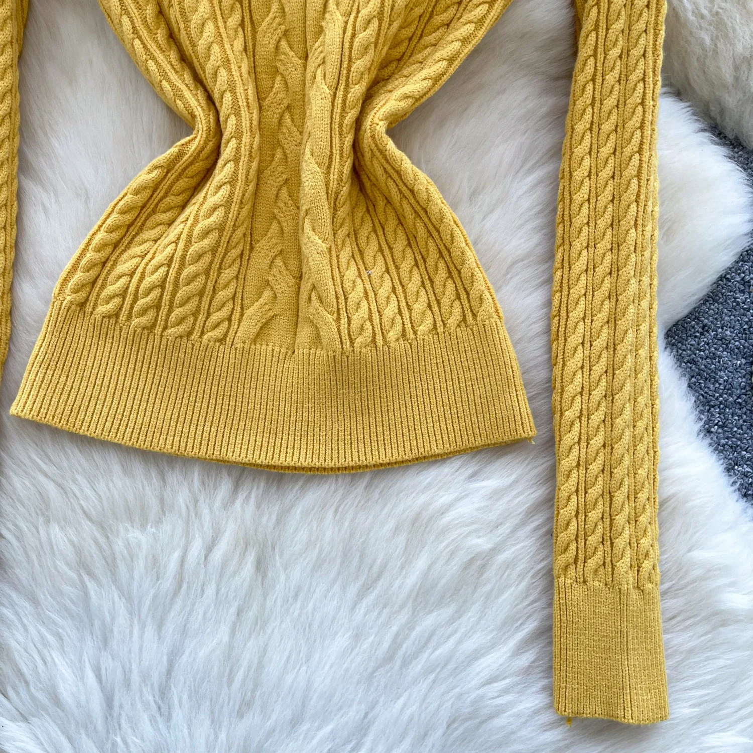 Женский базовый винтажный свитер с длинным рукавом и круглым вырезом шикарный