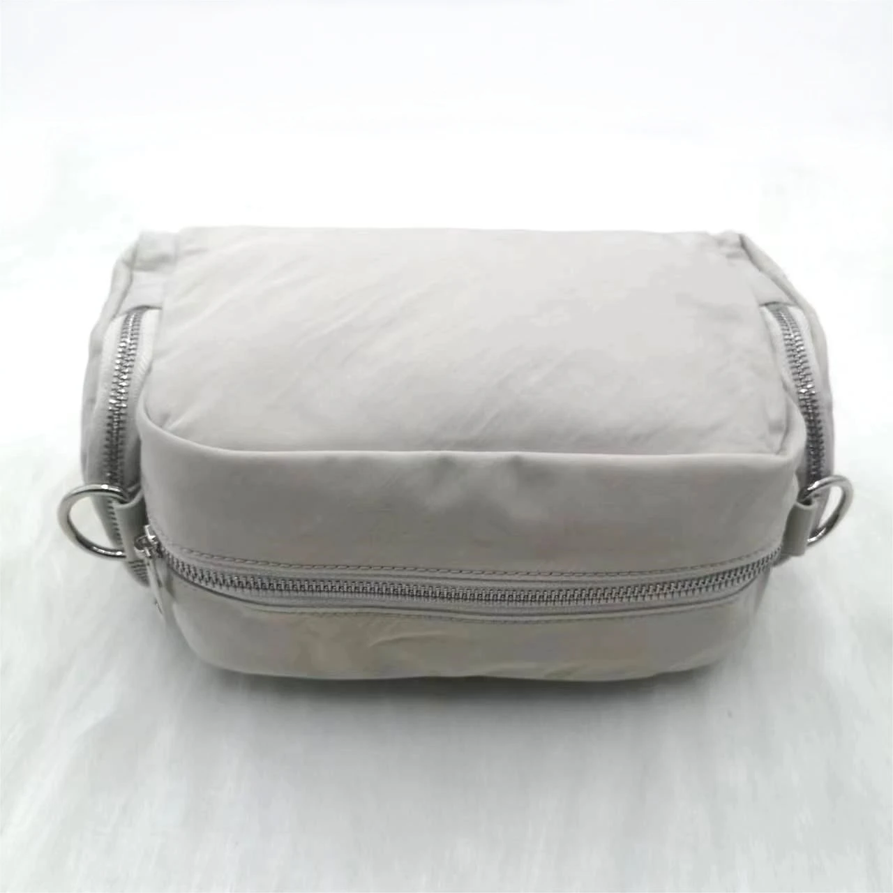 

2023 nuevo bolso de hombro para mujeres, bolso de hombro impermeable de nylon, bolso de hombro ligero de moda, bolso de hombro d