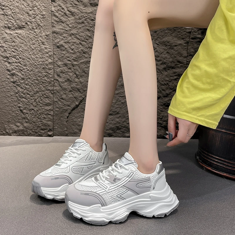 Новинка 2024 модная повседневная спортивная женская обувь сетчатая поверхность