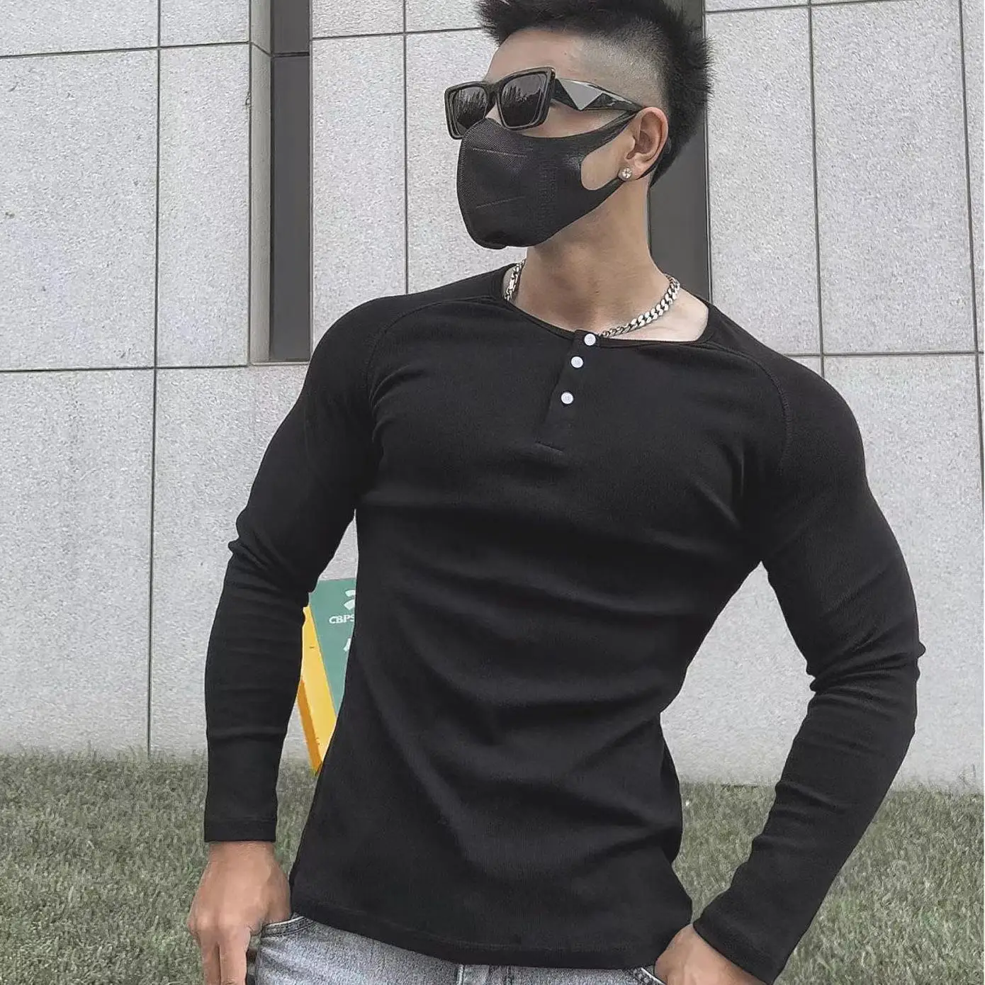 Футболка мужская с V-образным вырезом свободная повседневная универсальная