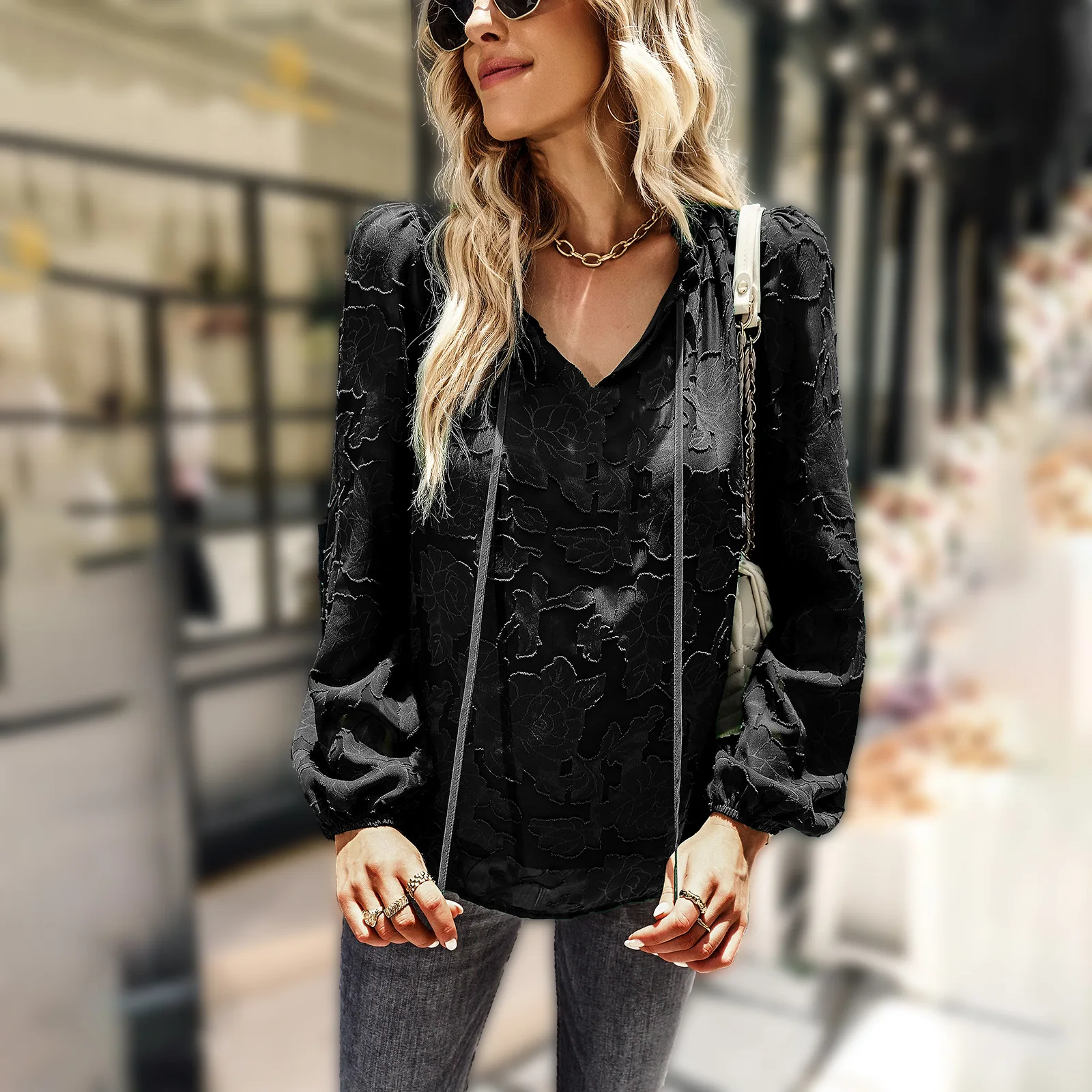 

2022 Women's Spring and Autumn Temperament Elegant High-quality V-neck Loose Casual Long-sleeved Top Four Seasons Versatile Shir