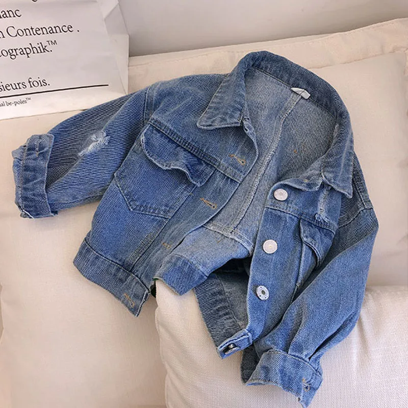 Детская джинсовая куртка для девочек однобортная с длинным рукавом и цветочной