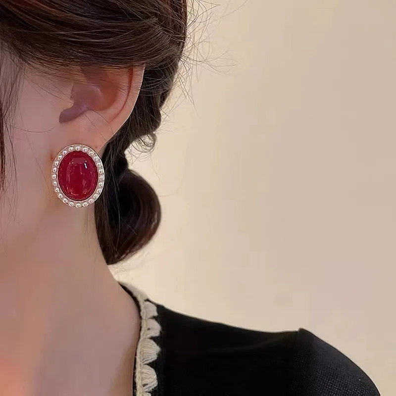 

Silver Needle French Retro Simple Pearl Earrings Temperament Premium Earrings New Korean Personalized Design Earrings Female