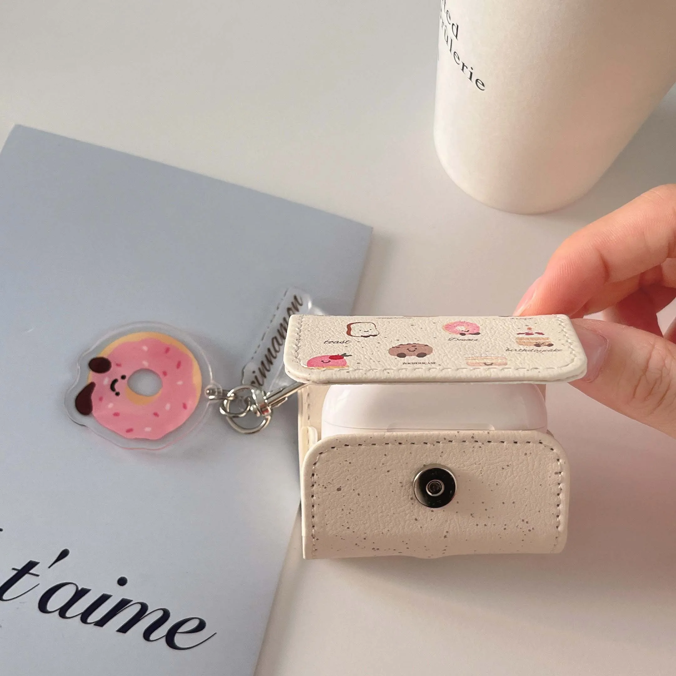 Кожаный чехол для наушников с подвеской в виде пончика Apple Airpods 4 3 Pro 2 1