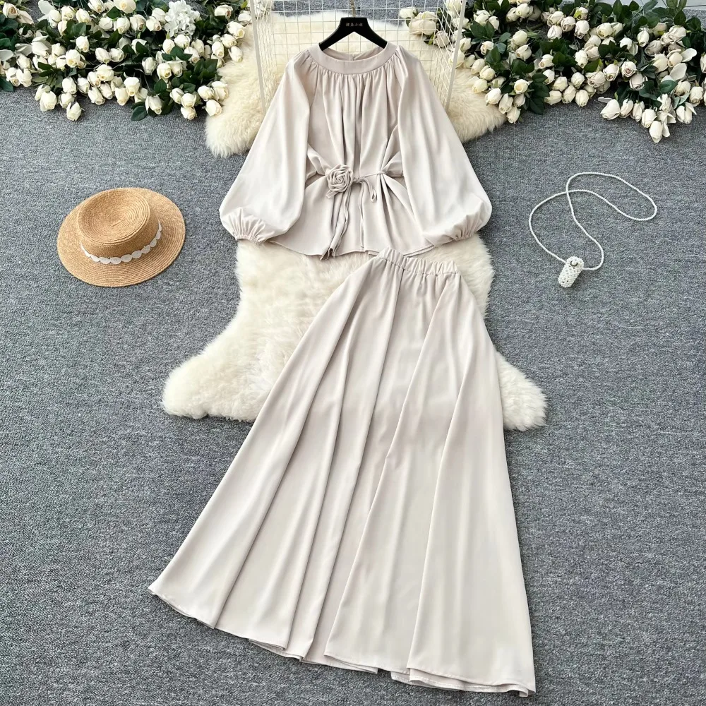 Элегантный атласный топ с круглым вырезом и шикарным фонариком длинным рукавом