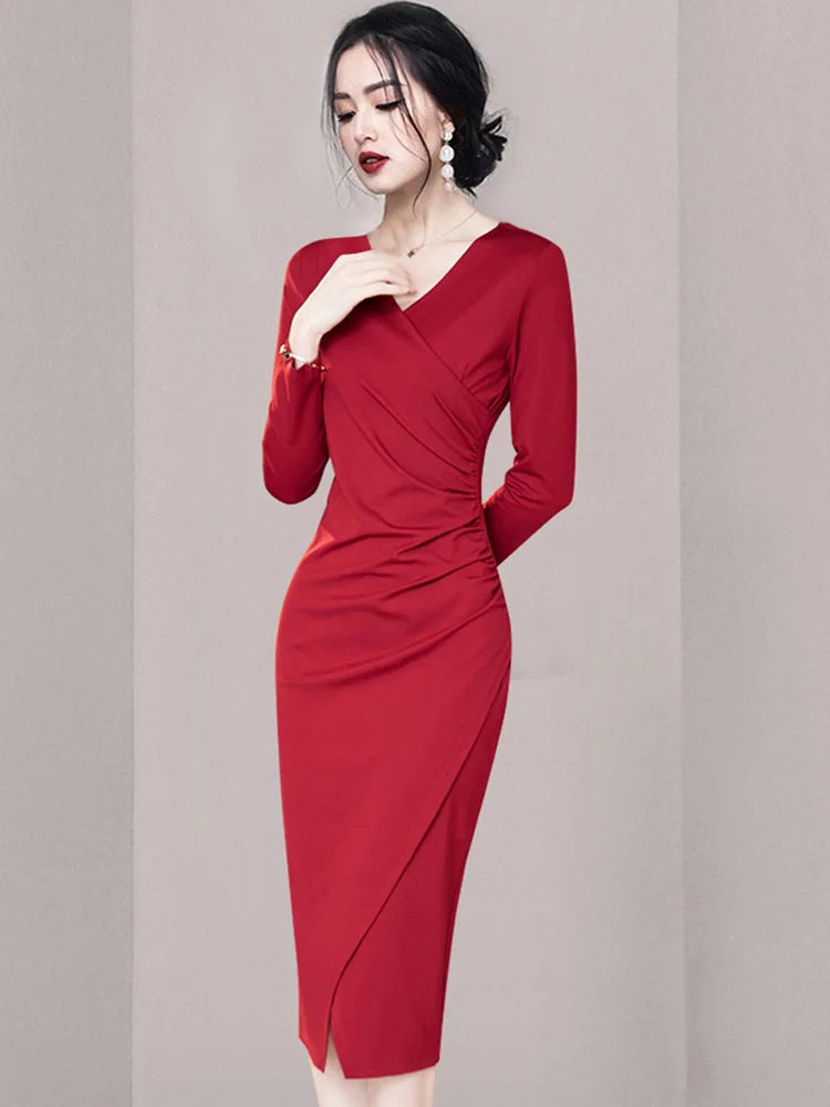 Женское вечернее платье-футляр с V-образным вырезом и высокой талией