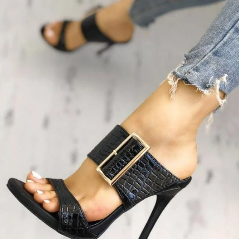 

Open Toe 2022 Summer New Women's Slim Heel Versatile Serpentine Snap Band Sandals