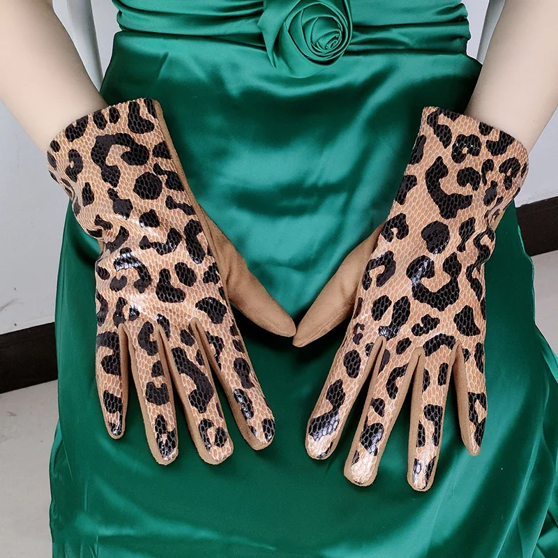 

New Fashion Women Leopard Print Faux Suede Leather Touch Screen Driving Gloves Winter Outdoor Plush inside Thicken Warm Mittens