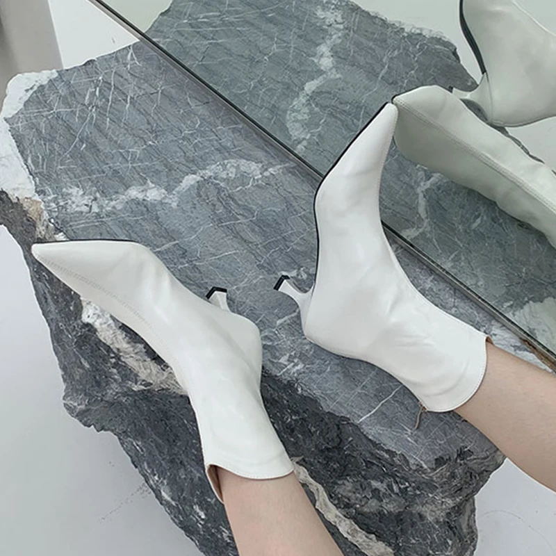 

Ботильоны челси для женщин, модные полусапожки, на низком каблуке, заостренный носок, молния, в западном стиле, современные гладиаторы