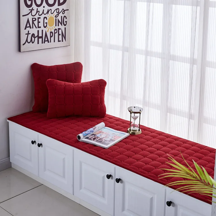 

Декоративная подушка для окна из полиэстера