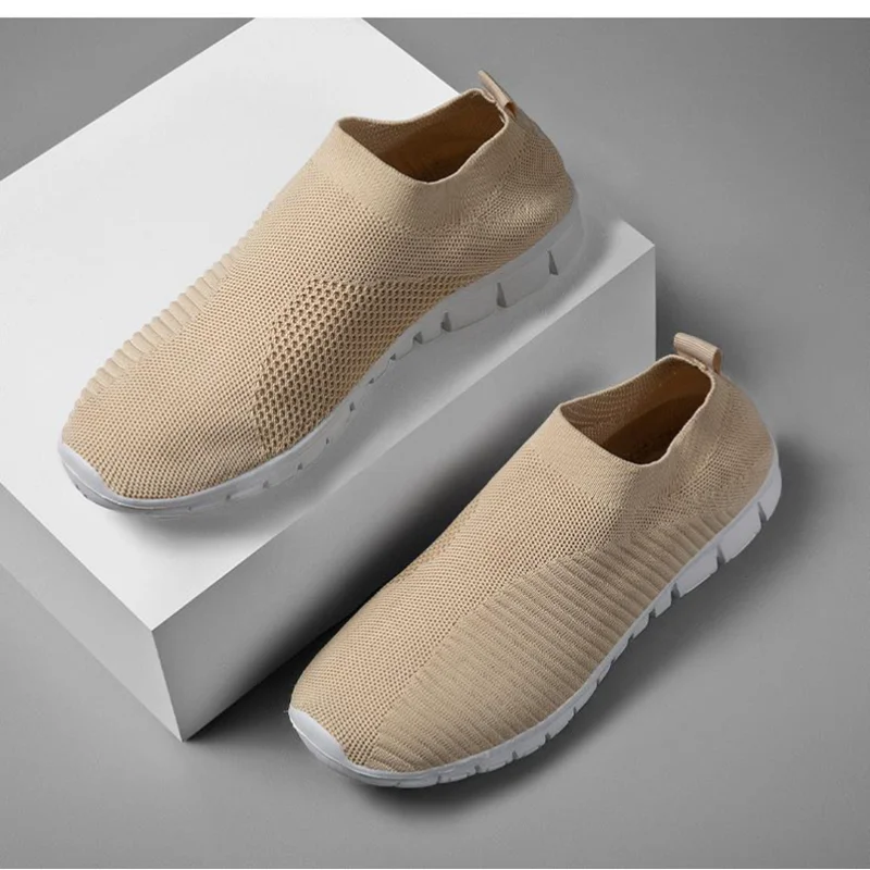 

Ссветильник кие удобные повседневные кроссовки для пар, женские носки, Прогулочные кроссовки, мягкая летняя легкая обувь унисекс больших р...