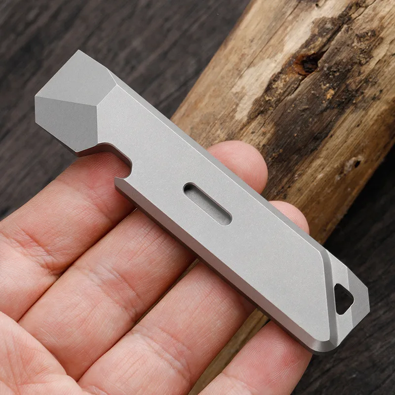 

Outdoor Survival Defense Titanium Alloy Pocket EDC Multi-function Gear Crowbar Bottle Opener Camping Tool Keyring