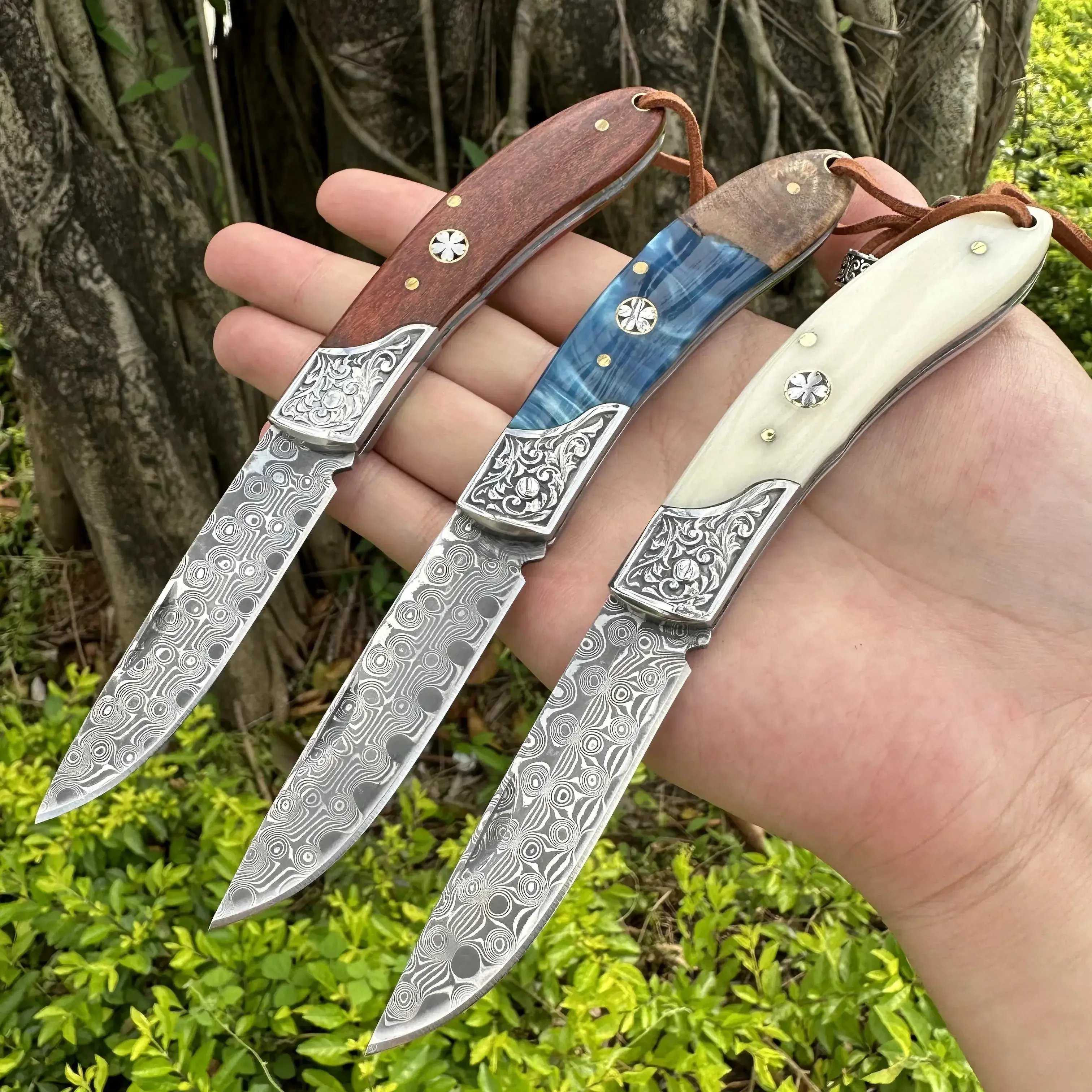 

Topwell Handmade Forged Vg10 Blade Damascus Pocket Folding Knife Beef Bone/Resin/Rosewood Handle Collection Portable EDC Outdoor