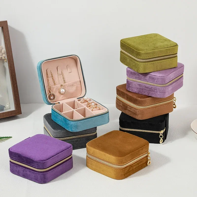 Фото Velvet Jewelry Box For Women Necklace Ring Earrings Organizer Holder Travel Portable Zipper Square Jewelry Storage Case №1