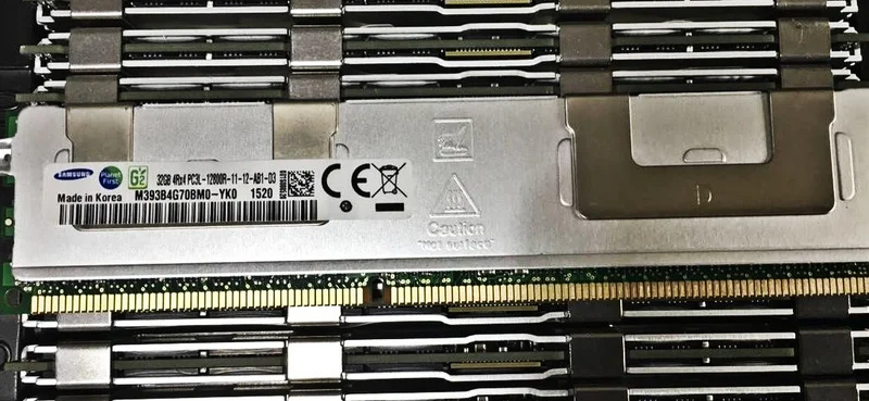 

RAM 32G 4RX4 PC3L-12800R M393B4G70BM0-YK0 REG server memory stick