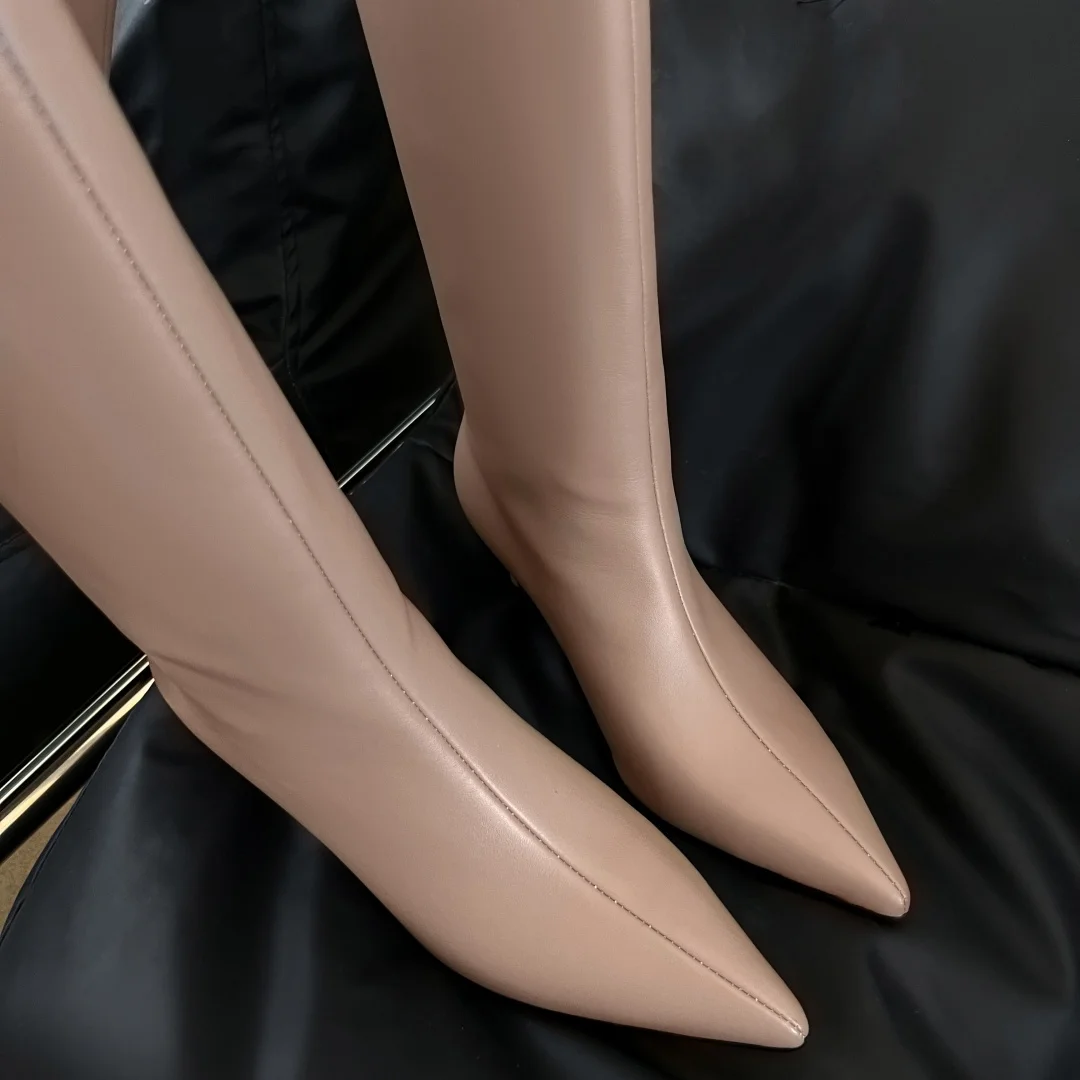 Женские сапоги до колена из натуральной кожи на тонком высоком каблуке 5 см с