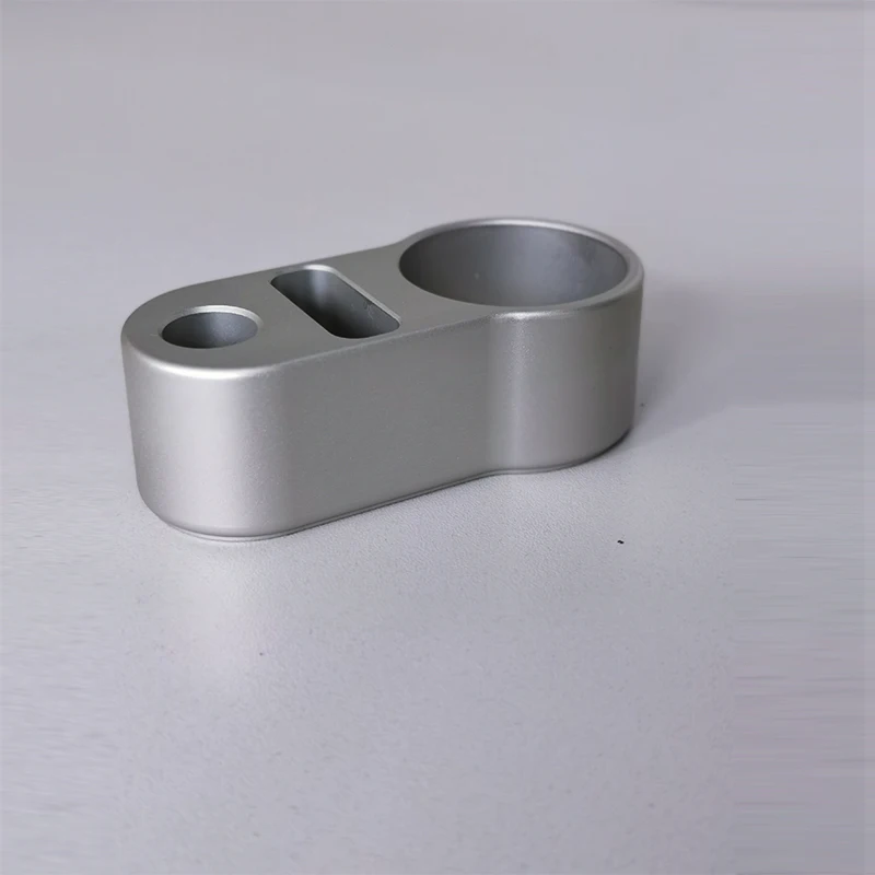 

Старомодный металлический держатель для бритвы