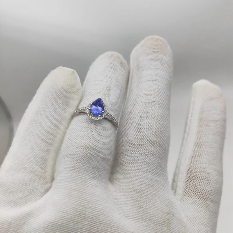 Кольцо из белого золота с бриллиантами 14 к 10