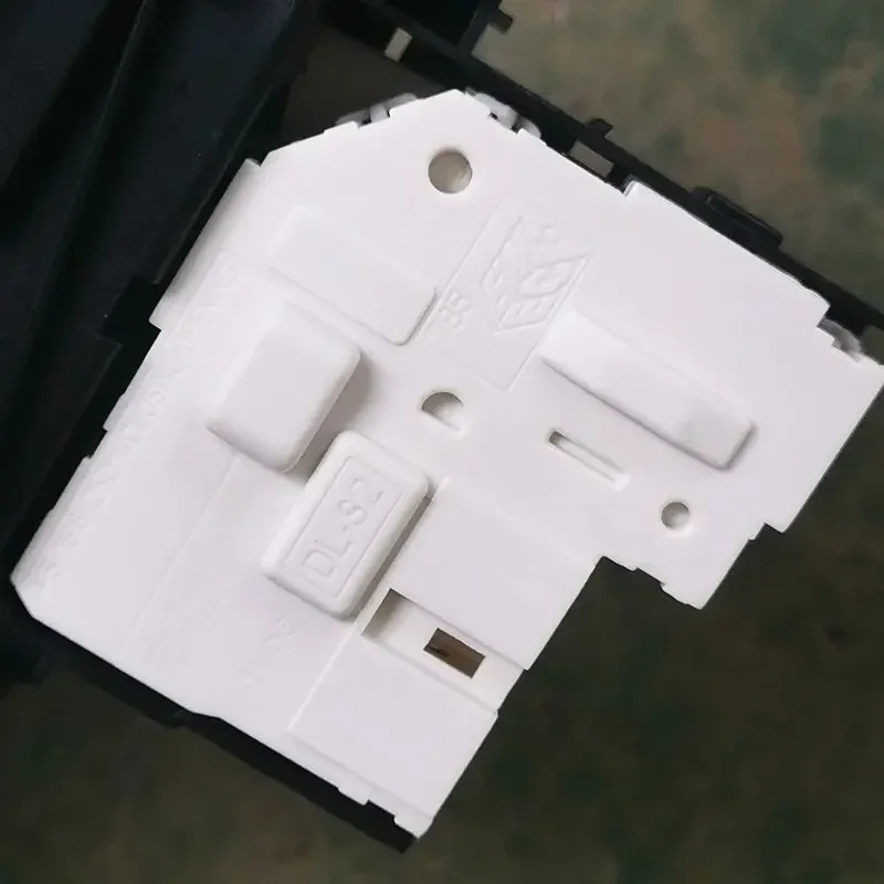 EBF 61315801 Переключатель дверного замка с задержкой времени для барабанной