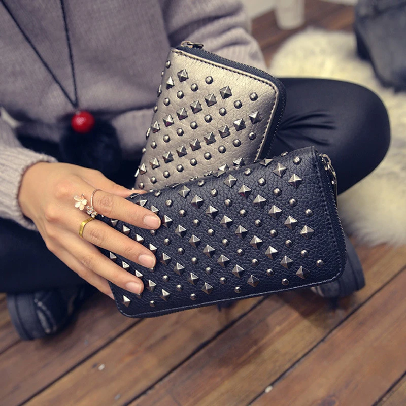 

Женский модный вместительный кошелек с заклепками 2022, женские кошельки из искусственной кожи на молнии, длинный клатч, сумка для телефона, з...