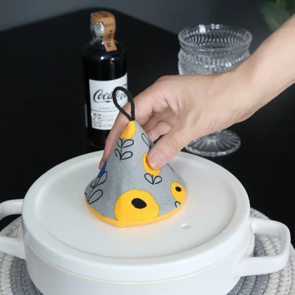 

1 PCS Cute Pot Clip Cover Creative Grid Pattern Triangle Pot Cap With Hanging Rope For Enamel Pot, Casserole