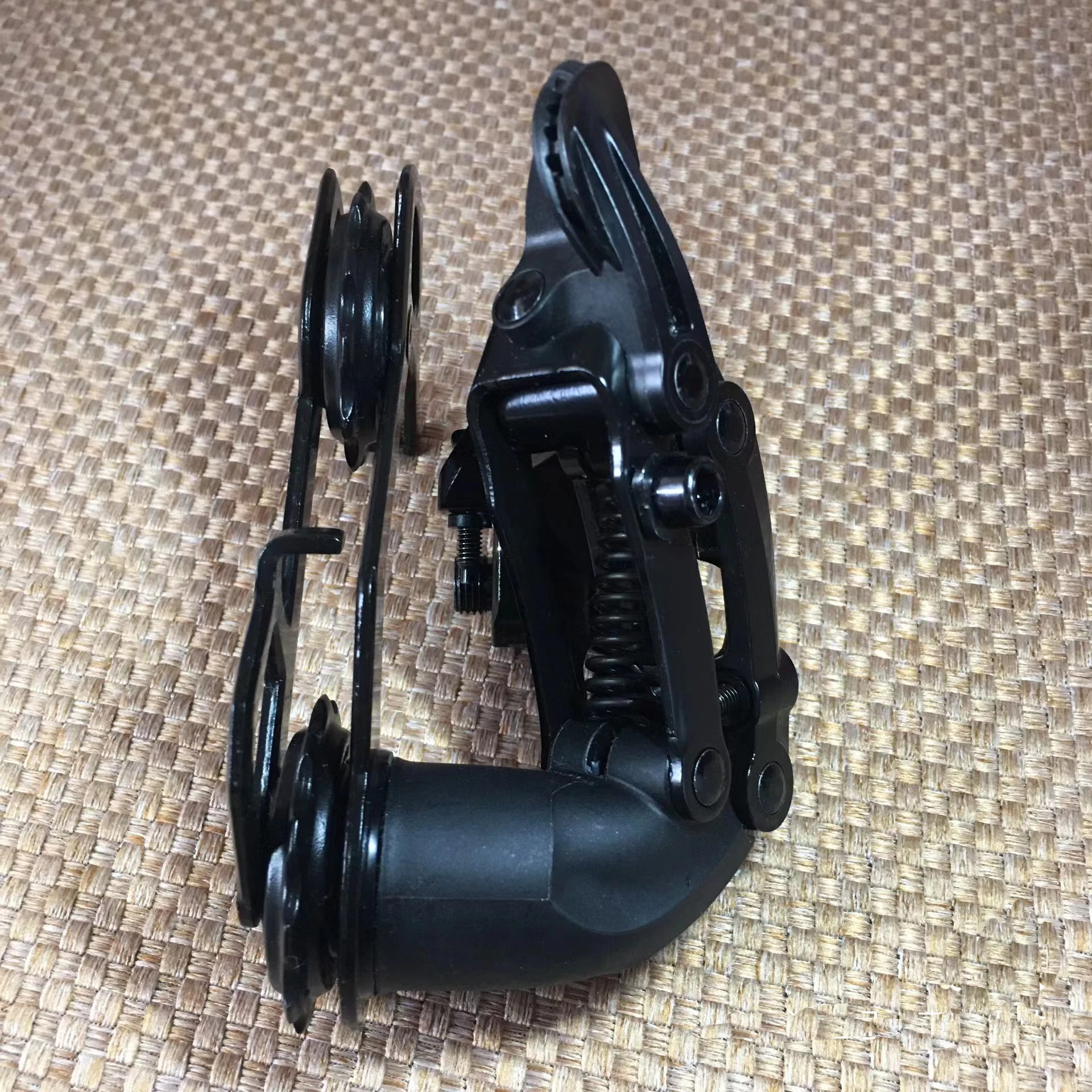 Задний переключатель передач SRAM X4 3X8/9