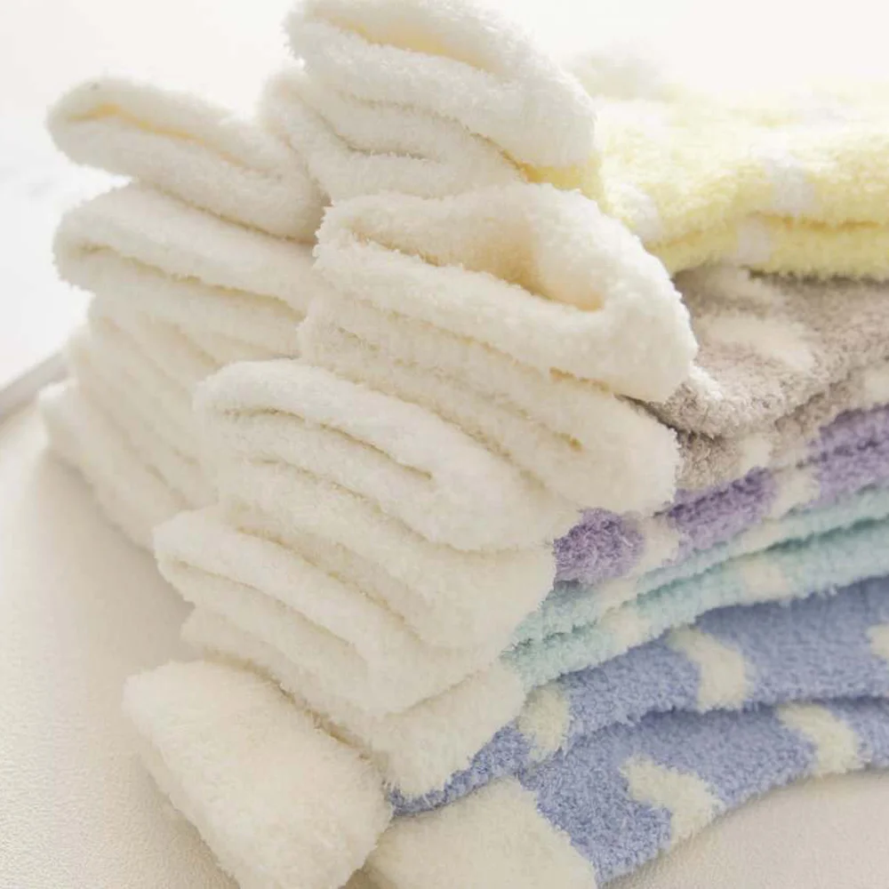 8 Pairs Winter Flanging Solid Color Women Coral Fleece Socks Warm and Thickened Fuzzy Love Half Fleece Floor Socks Wholesale