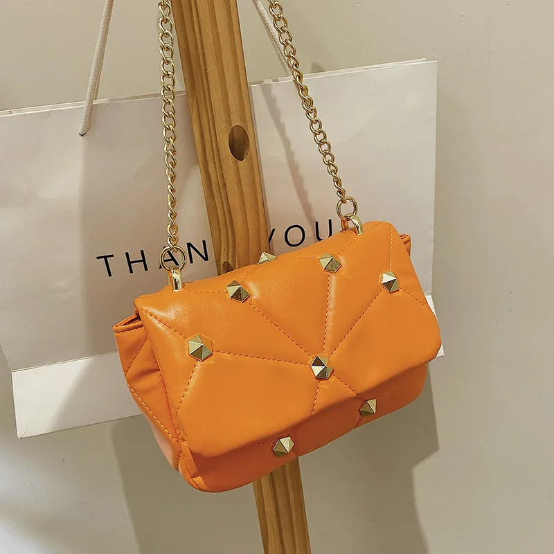 

2022 Rivet Fashion Messenger Shoulder Bag Women's Fashion Texture Small Square Bag Chain Bag Foreign Trade Wholesale Bag
