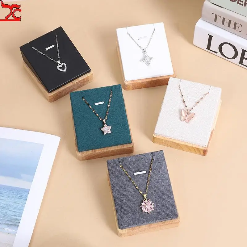 Рисунок 2 - Вельветовая стойка для демонстрации ожерелья