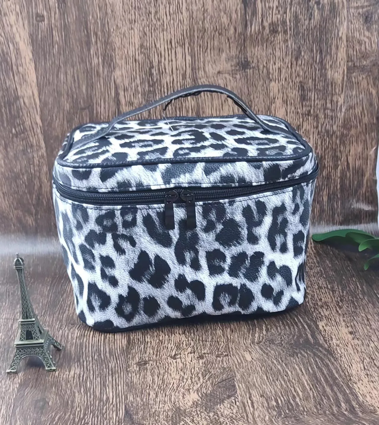 Косметичка большой емкости с леопардовым принтом косметика коровьим сумочка