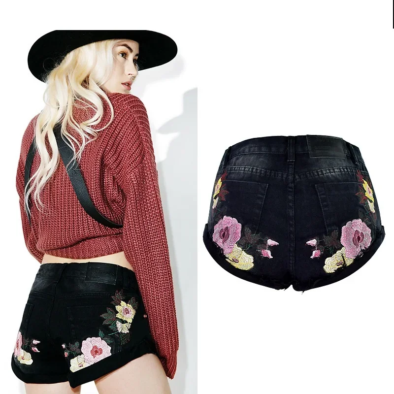 Рисунок 4 - Женские джинсовые шорты с вышивкой в стиле ретро