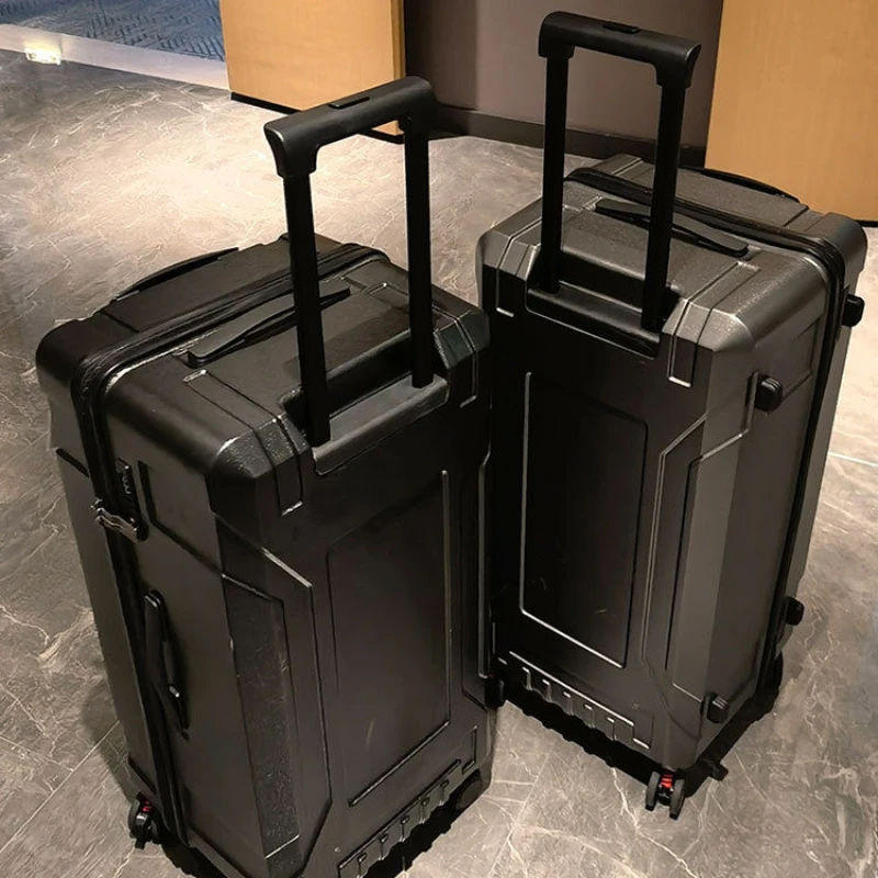 Чемодан на колесиках с трансформерами для тормозных колес