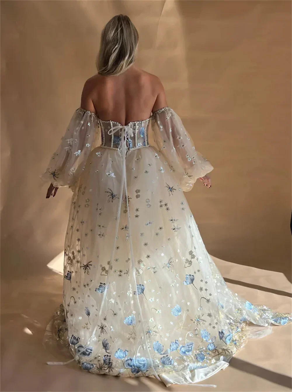 Регулировка цены на заказЭлегантное свадебное платье трапециевидной формы с