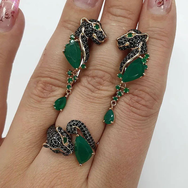 

Ladies Jewelry Set Green Zircon Leopard Ring + Earrings Set with Diamonds Temperament Jewelry Creative Fashion Accessories