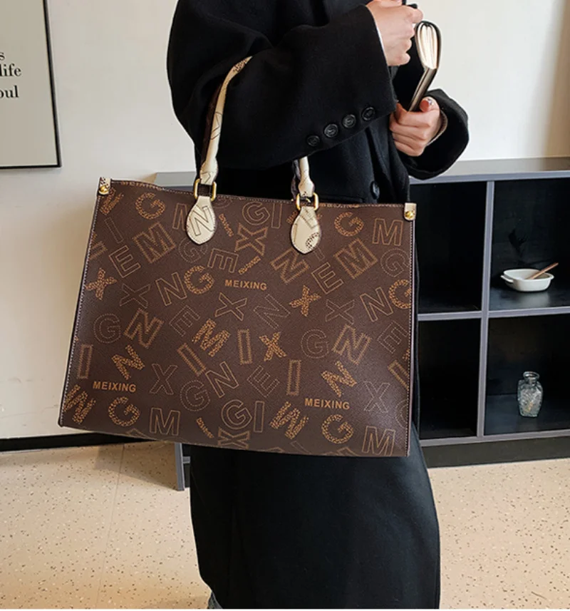 

Big Women Letter PVC Leather Brand Purses And Handbag Designer Luxury Retro Large Capacity Monogram Lady Top-handle Tote Shopper