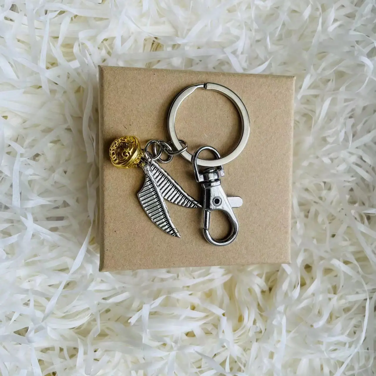 Золотистый полый колокольчик с подвеской в виде крыльев брелок винтажная