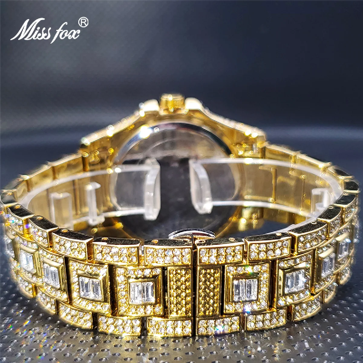 New Couple Luxury Moissanite Watches For Men  Unique Ice Blue Styless Arabic Number Waterpoof Quartz Watches For Women Male New