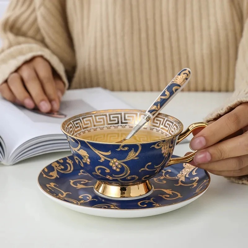 

Coffe Cups Set Ceramic Mug Porcelain Teaware Luxury Gift Bone China Wedding Decoration Drinkware White Porcelain 220ML