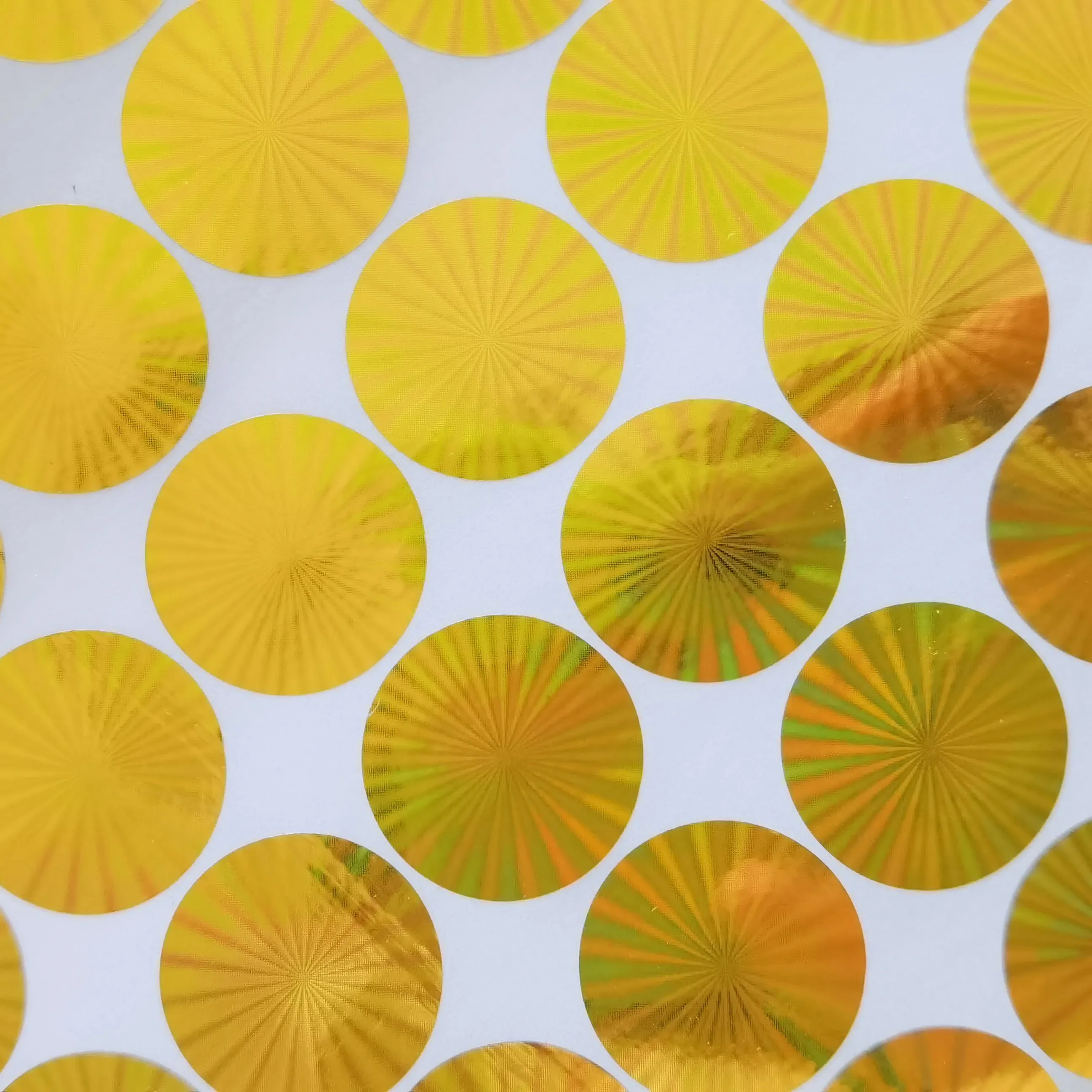 

1000 шт., голограммные наклейки диаметром 20 мм, защита от несанкционированного вскрытия, одноразовая заготовка без слов, золотой и серебряный дизайн логотипа на заказ