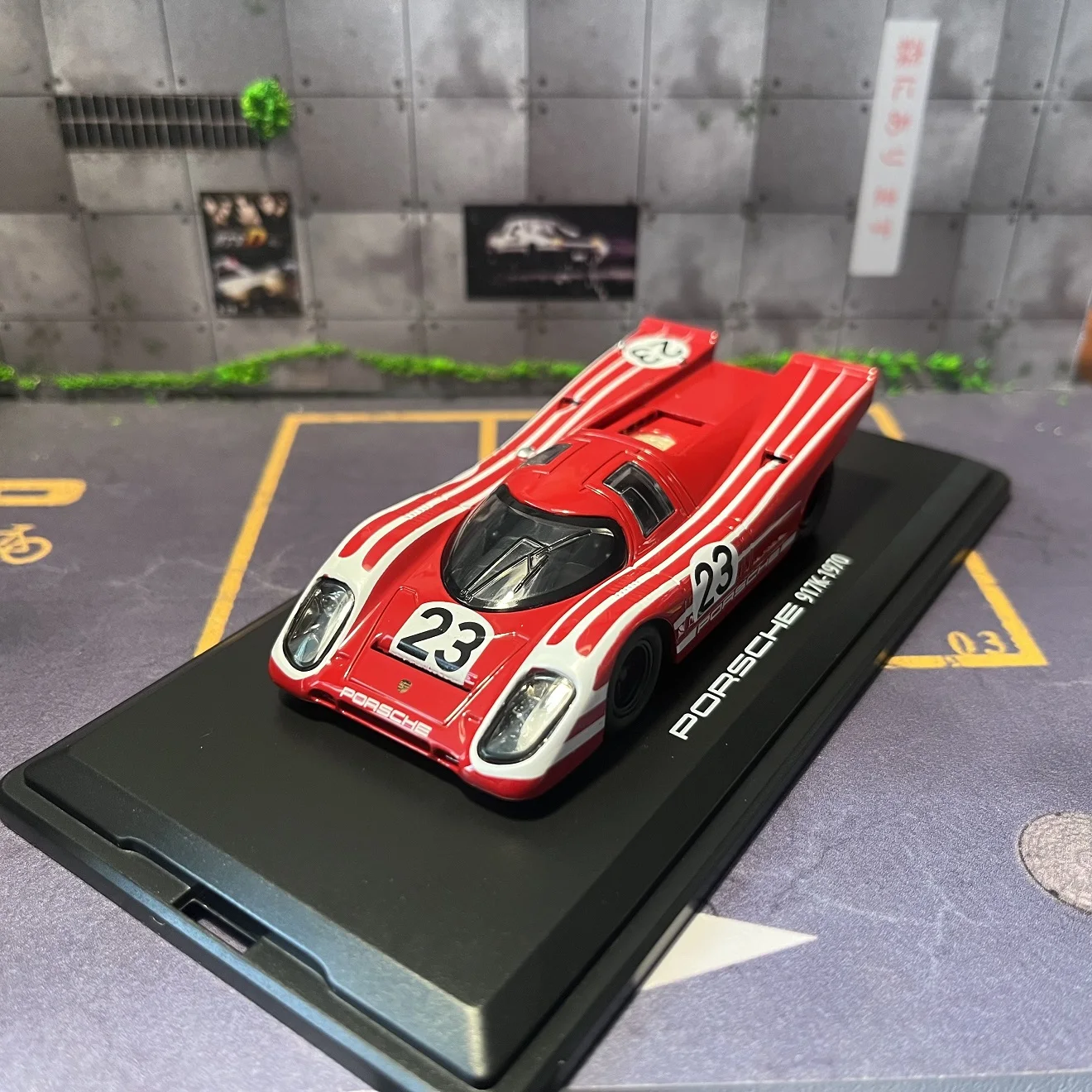 

1/43 917 Alloy Diecast Car Model