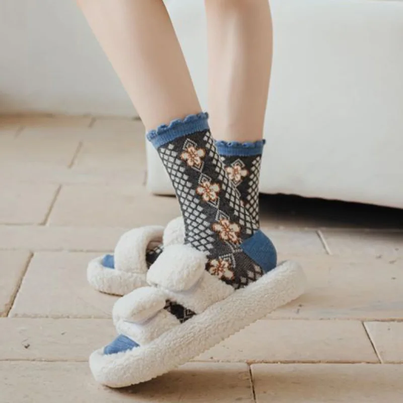 5 Pairs Plus Velvet Thickened Wool Socks Women Casual  Winter Warm Cashmere Fashion Socks Soft Comfortable Cute Flowers Calzini