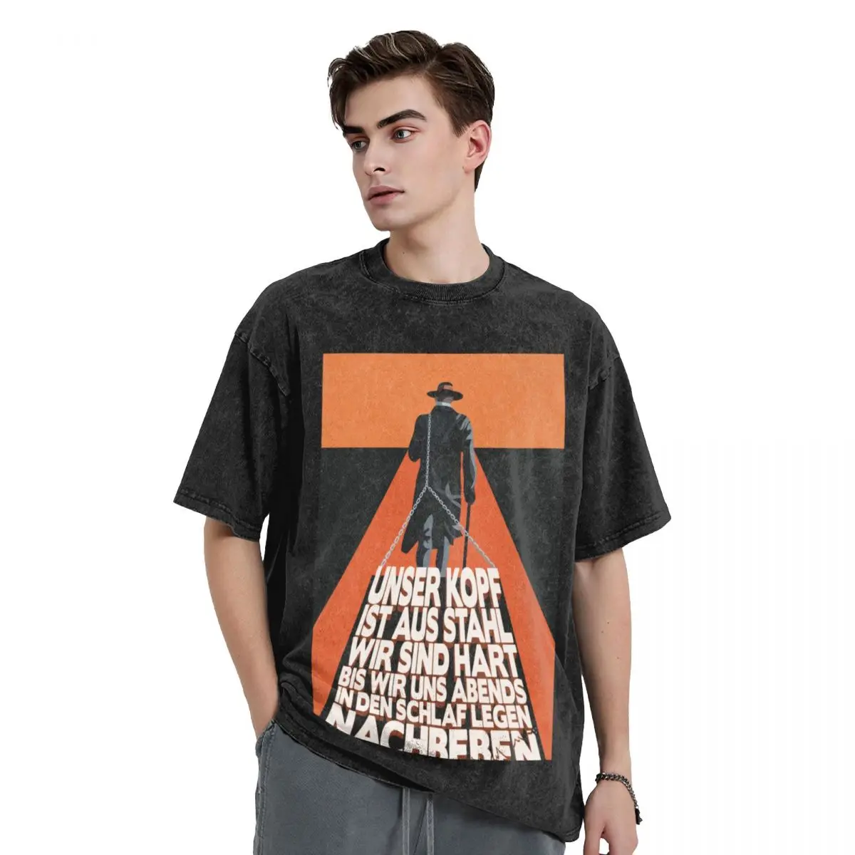 Футболка мужская белая с коротким рукавом и графическим принтом