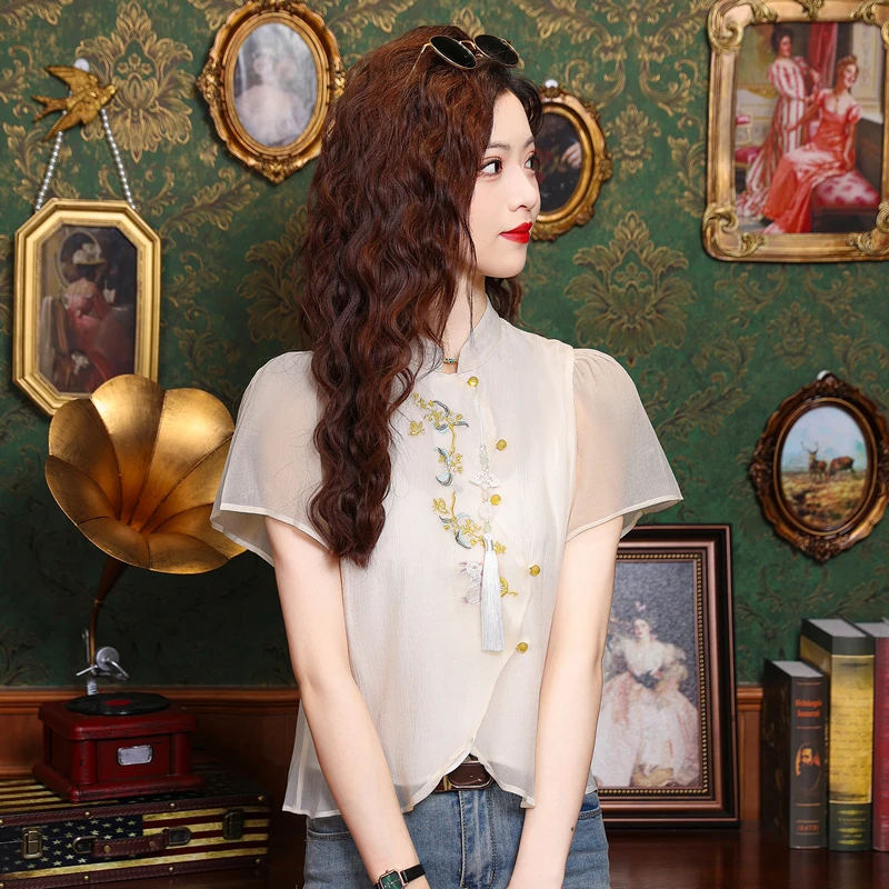 Женская летняя блузка с коротким рукавом и воротником-стойкой