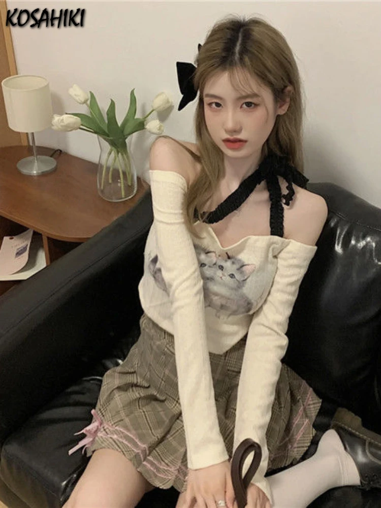 Женская футболка с длинным рукавом открытыми плечами и принтом кошки |